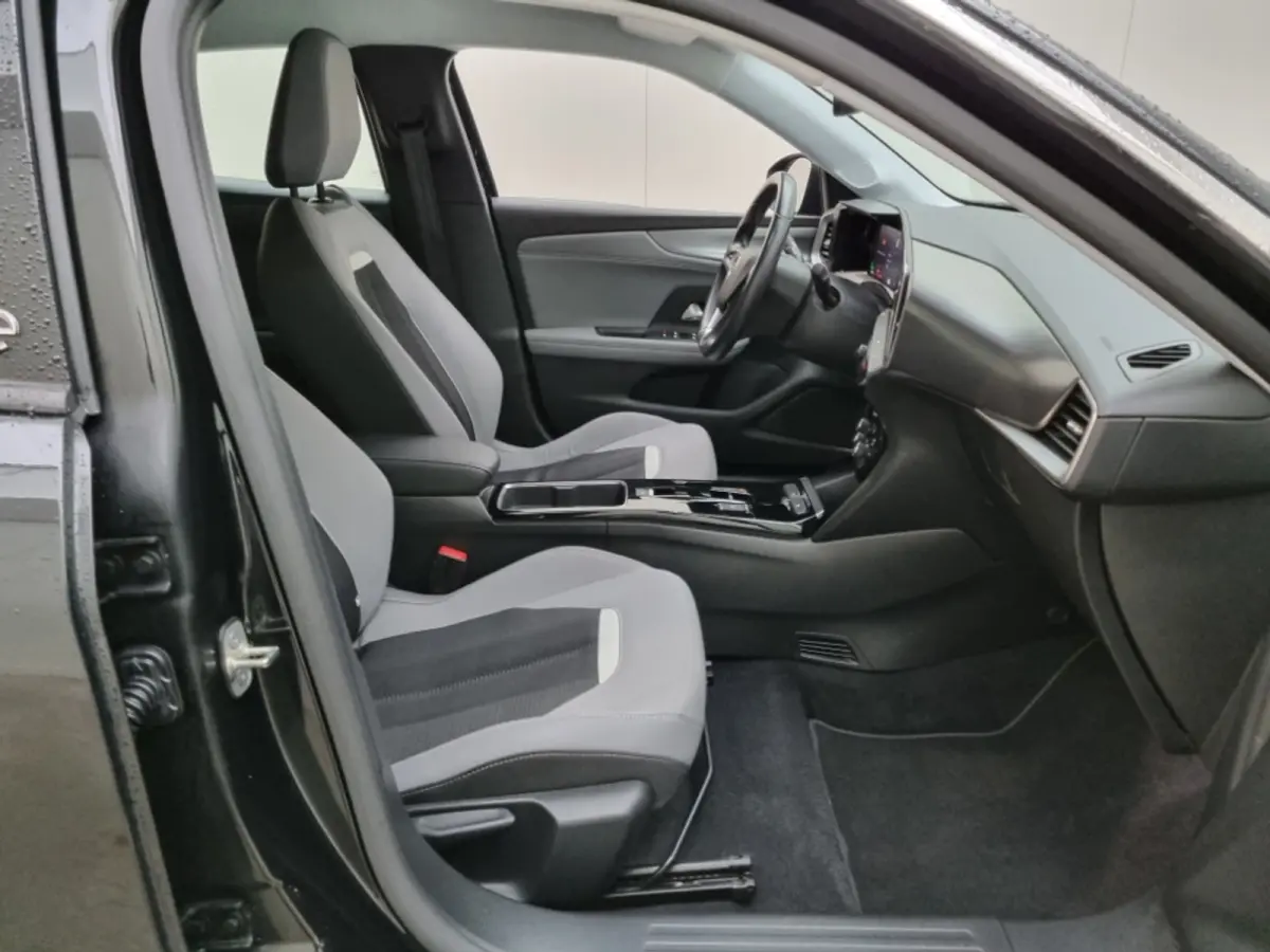 Business Elegance 50-kWh 11kw bl. | Fase 3 laden | Navigatie | Camera | Stoelverwarming | Apple carplay | All season | 40.000km |
