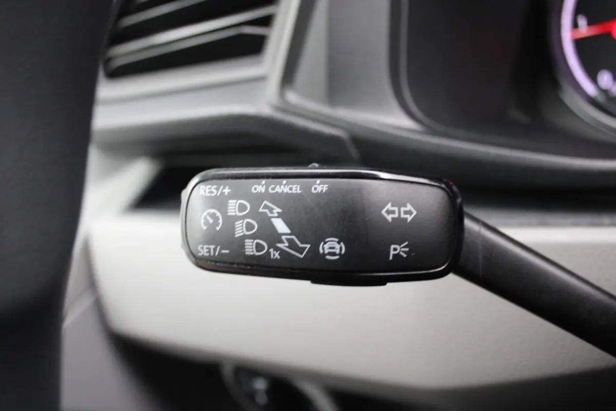 2.0 TDI 150pk DSG L1H1 28 | Trekhaak | Camera | Navigatie | App Connect