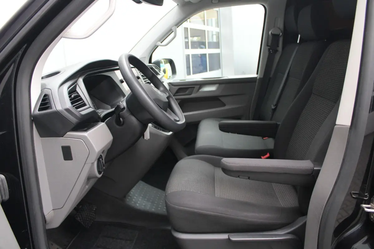 2.0 TDI 150pk DSG L1H1 28 | Trekhaak | Camera | Navigatie | App Connect