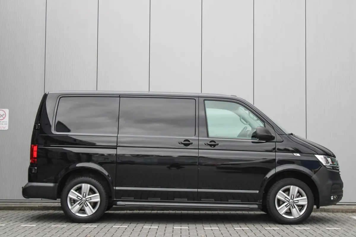2.0 TDI 150pk DSG L1H1 28 | Trekhaak | Camera | Navigatie | App Connect