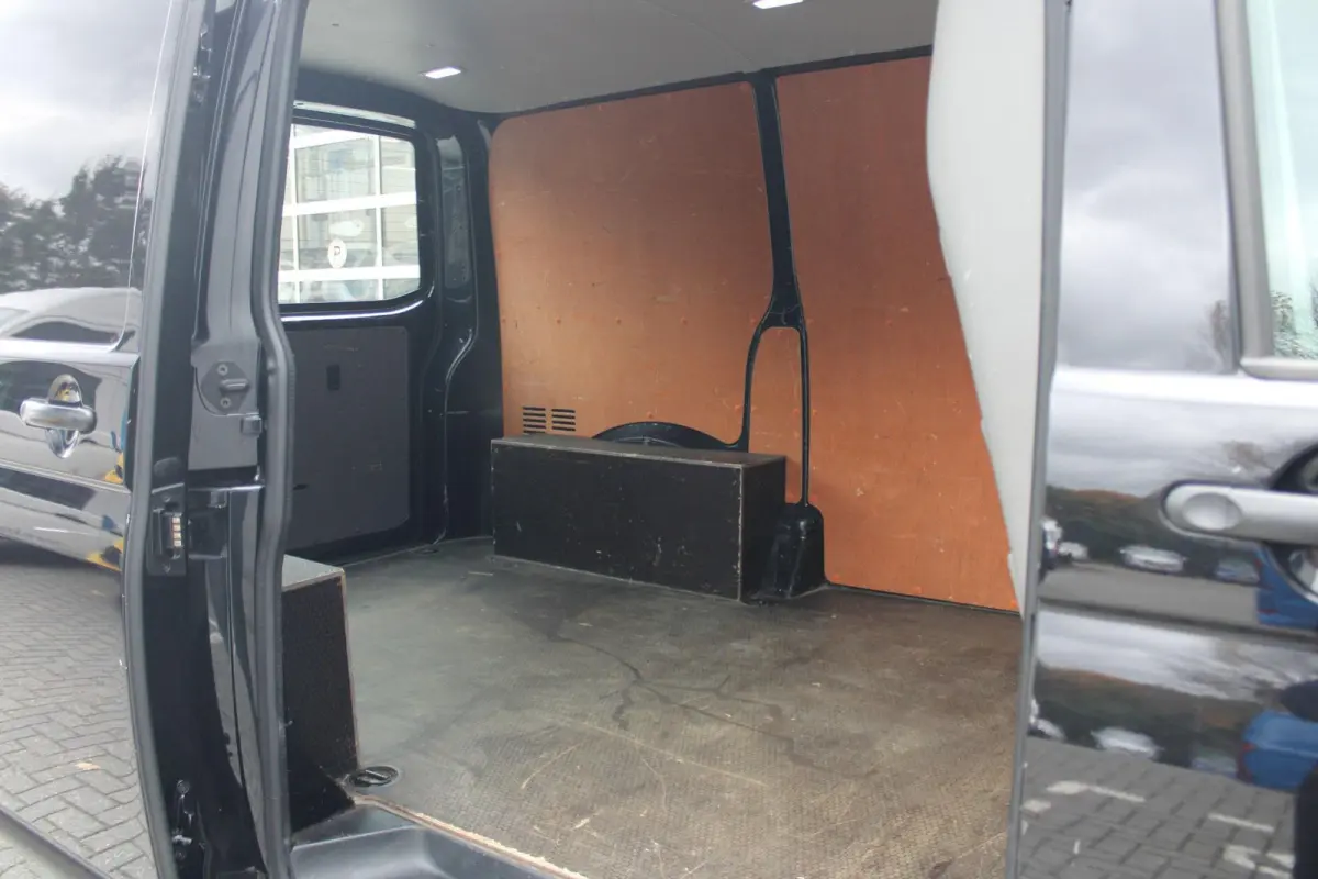 2.0 TDI 150pk DSG L1H1 28 | Trekhaak | Camera | Navigatie | App Connect