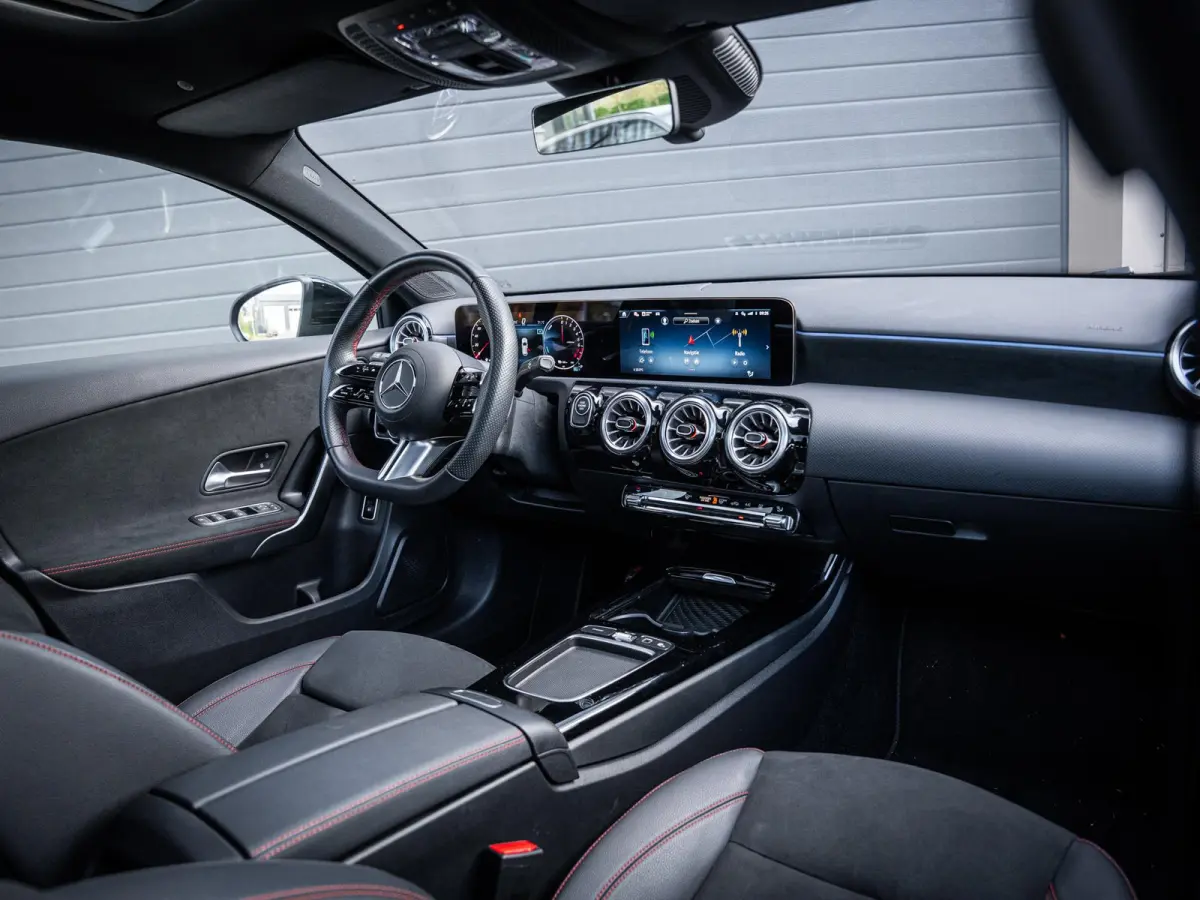 A250 e Business Solution AMG - Pano l ACC l Sfeerverl. l Keyless