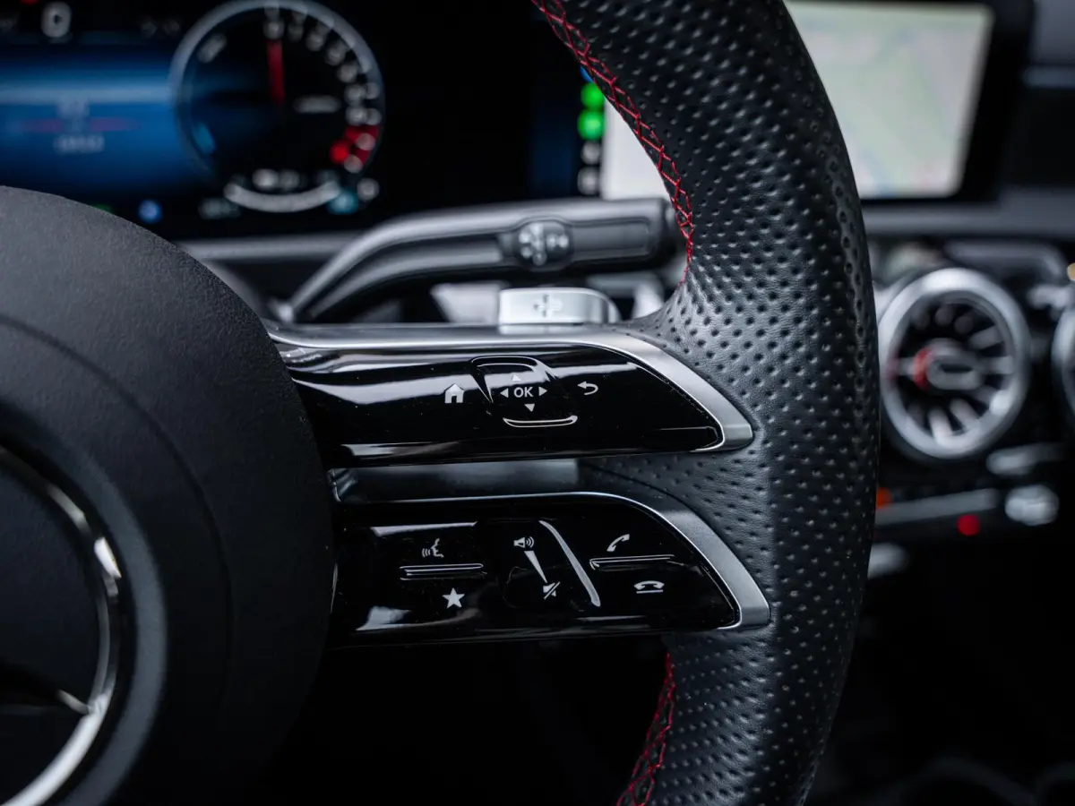 A250 e Business Solution AMG - Pano l ACC l Sfeerverl. l Keyless
