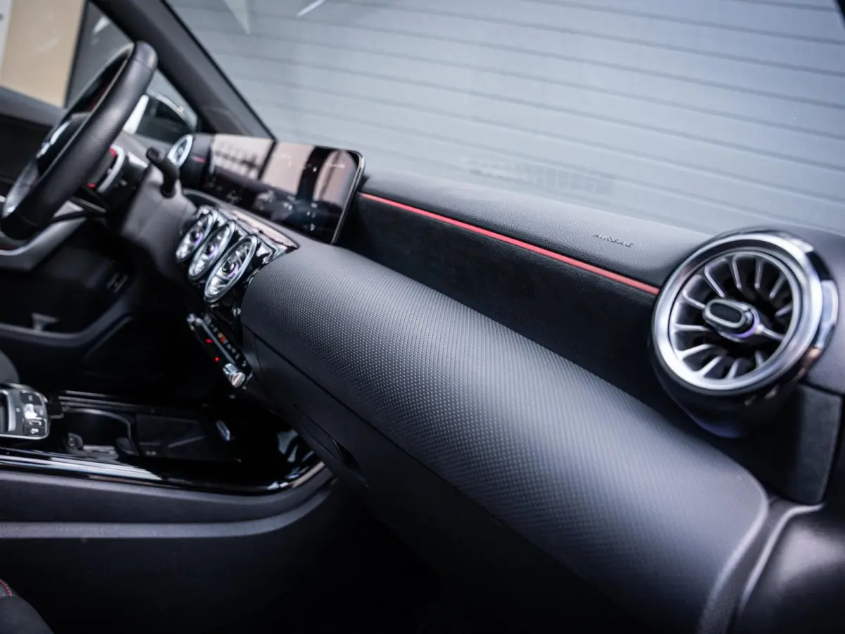 A250 e Business Solution AMG - Pano l ACC l Sfeerverl. l Keyless