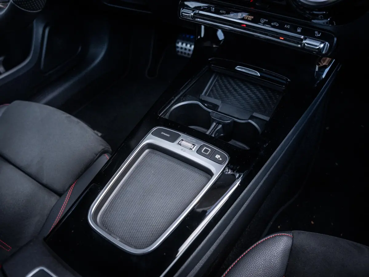 A250 e Business Solution AMG - Pano l ACC l Sfeerverl. l Keyless