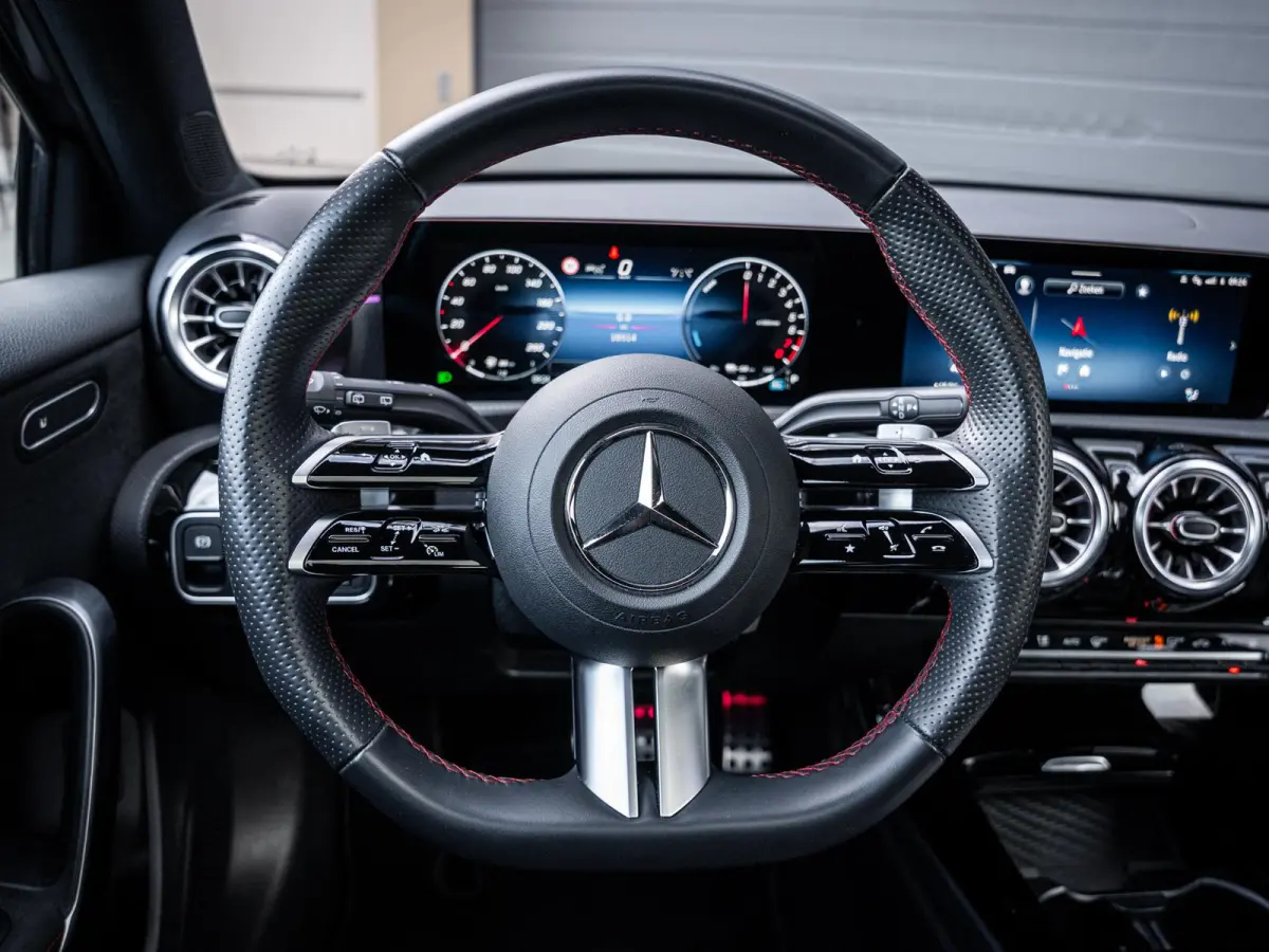A250 e Business Solution AMG - Pano l ACC l Sfeerverl. l Keyless