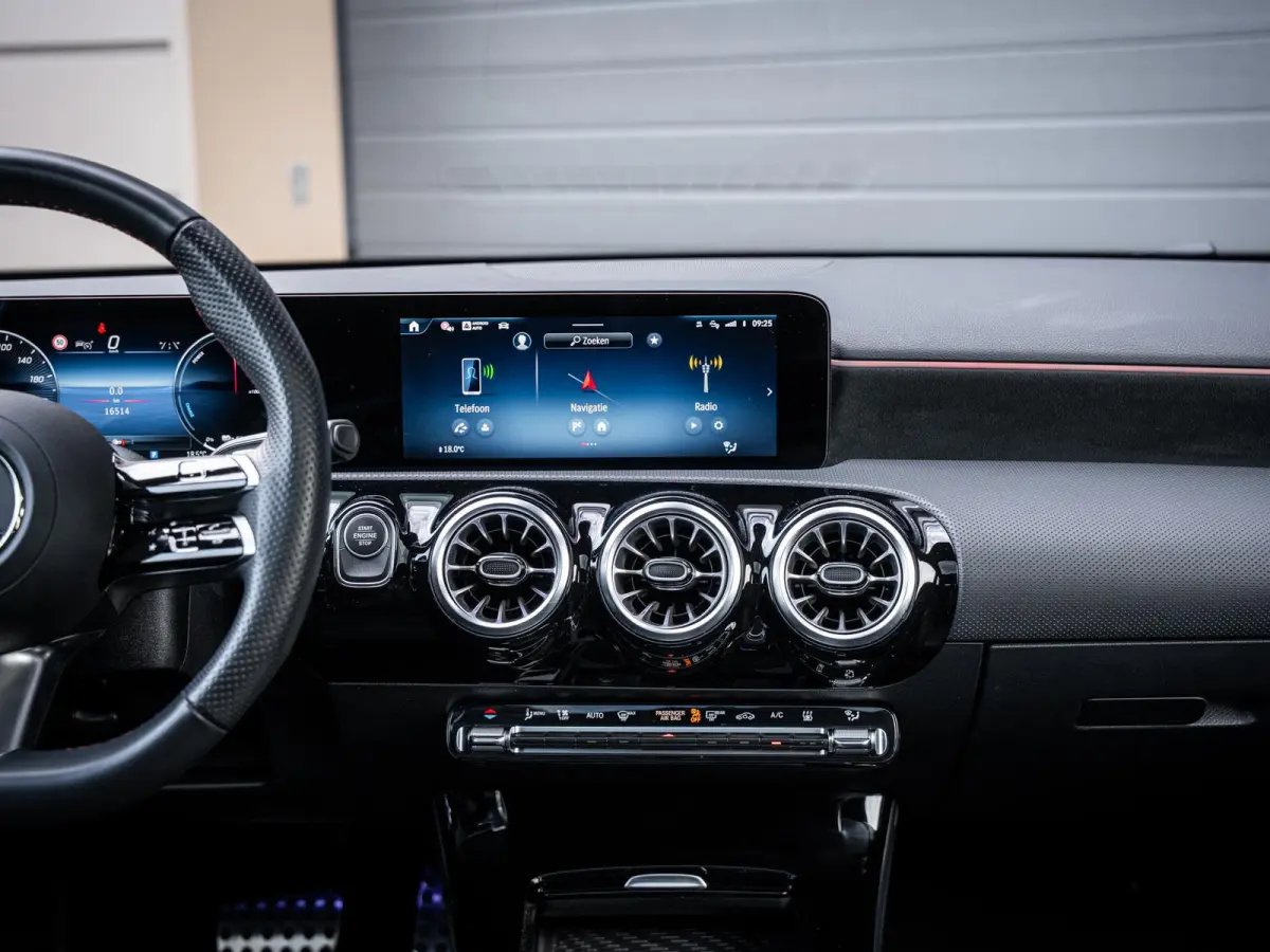 A250 e Business Solution AMG - Pano l ACC l Sfeerverl. l Keyless
