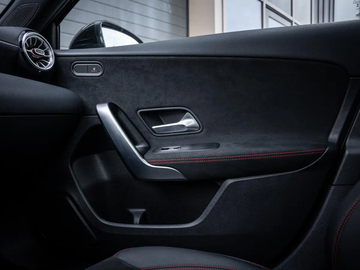 A250 e Business Solution AMG - Pano l ACC l Sfeerverl. l Keyless