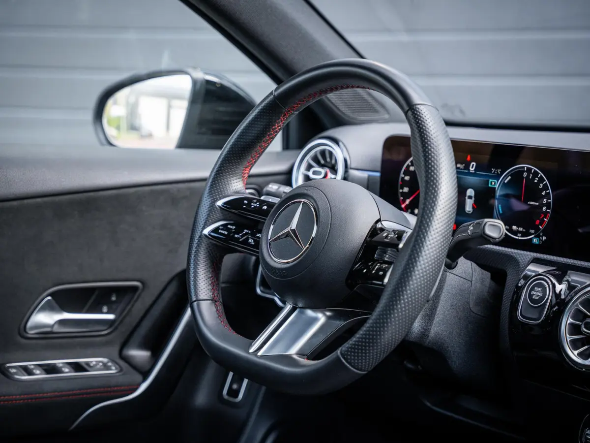 A250 e Business Solution AMG - Pano l ACC l Sfeerverl. l Keyless