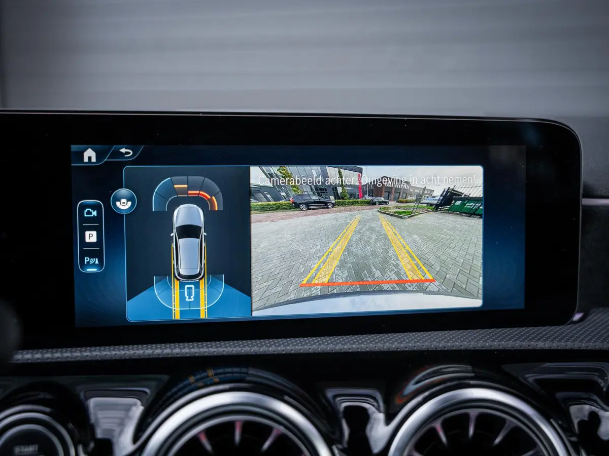 A250 e Business Solution AMG - Pano l ACC l Sfeerverl. l Keyless