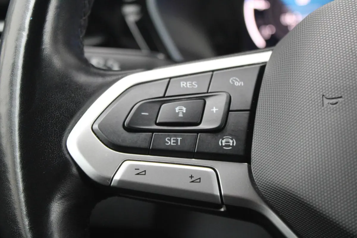 2.0 TDI 122pk DSG Exclusive | Winter Pakket | LED | Navigatie | Trekhaak | App Connect | 2x Schuifdeur