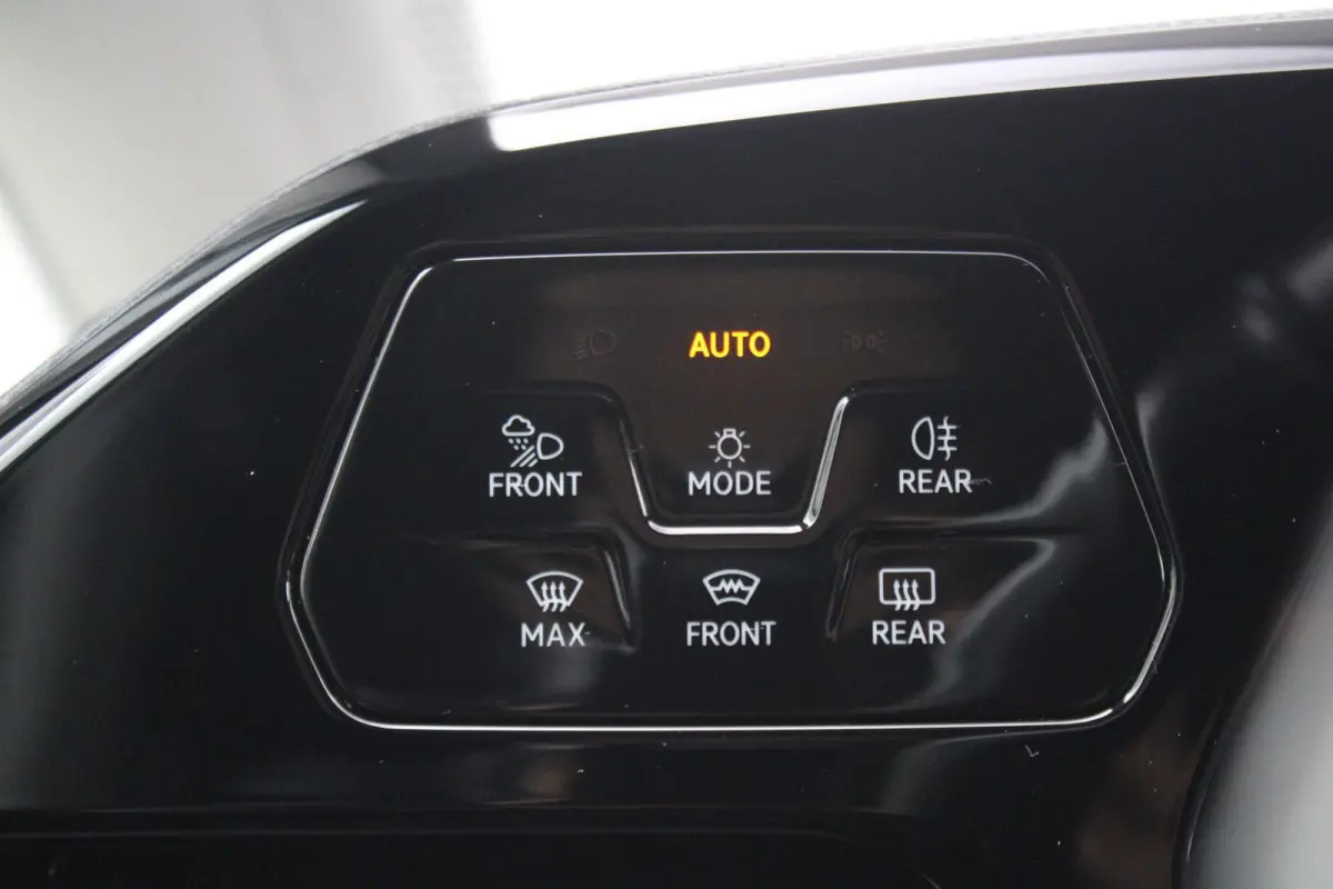 2.0 TDI 122pk DSG Exclusive | Winter Pakket | LED | Navigatie | Trekhaak | App Connect | 2x Schuifdeur