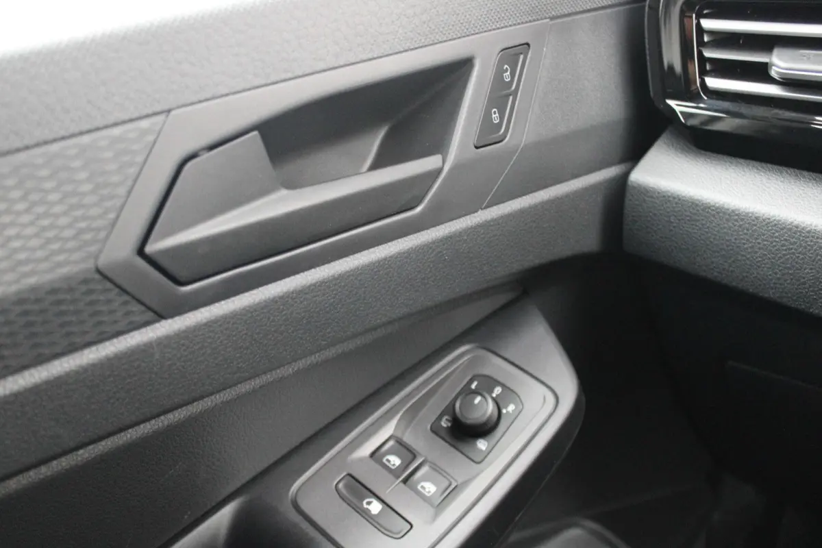 2.0 TDI 122pk DSG Exclusive | Winter Pakket | LED | Navigatie | Trekhaak | App Connect | 2x Schuifdeur