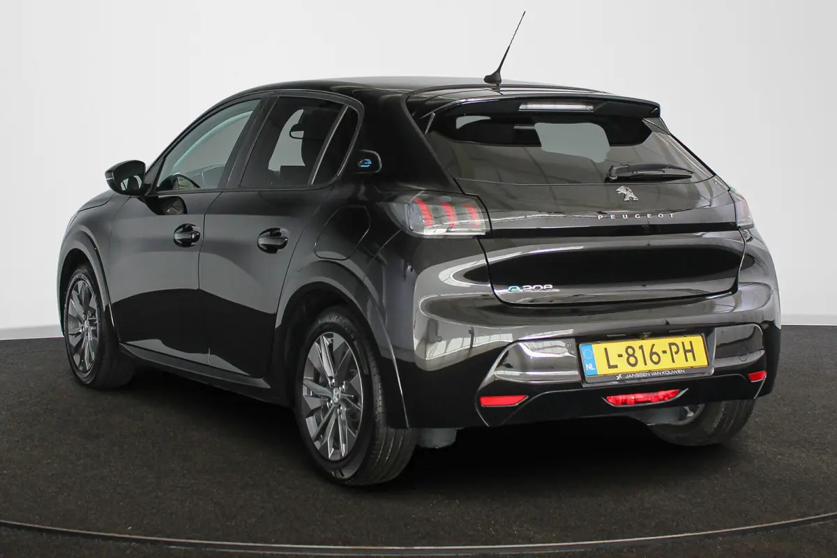 EV Blue Lease Allure 50 kWh Camera Apple CarPlay Climate Control Navi