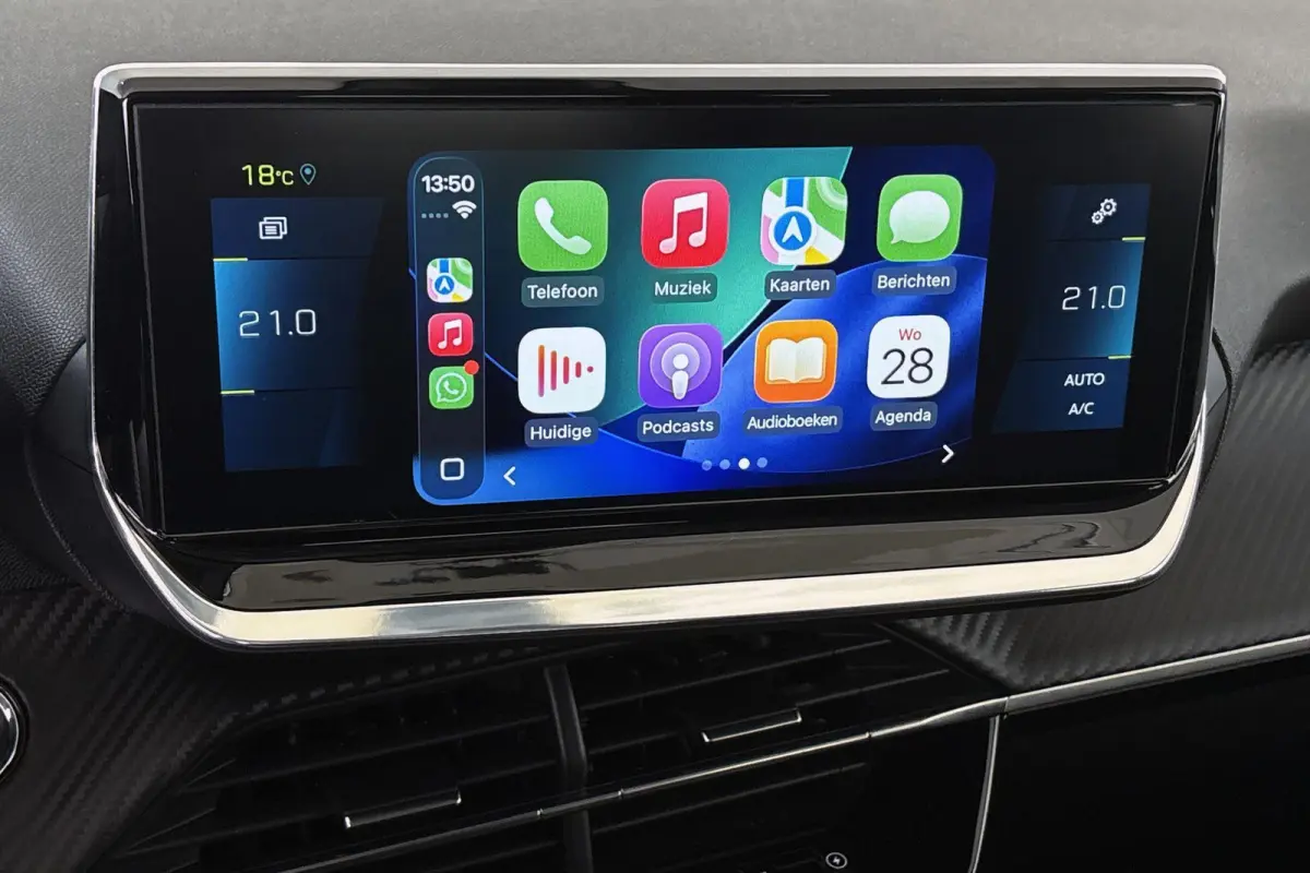 EV Blue Lease Allure 50 kWh Camera Apple CarPlay Climate Control Navi