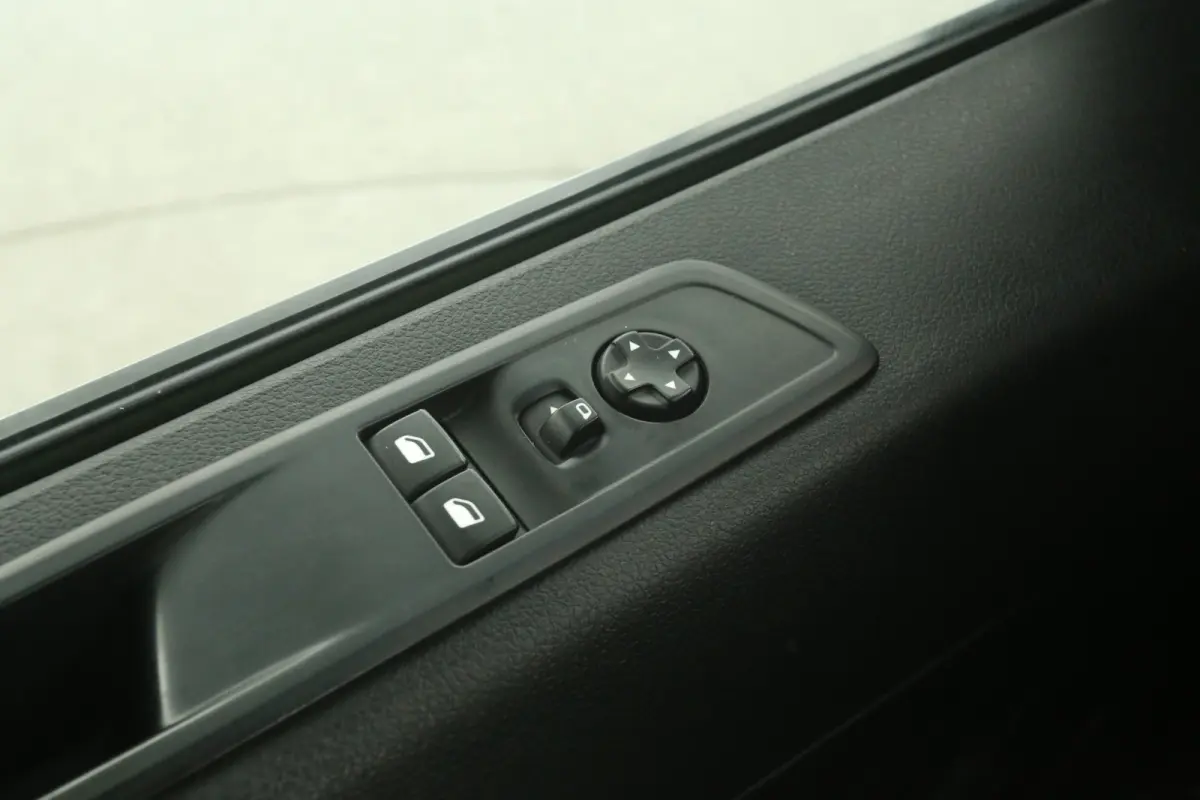 Electric 75 kWh L2H1 Range | Snelladen | SOH 98% | Airco | Cruise | 3 Zits | Carplay | Parkeersens.