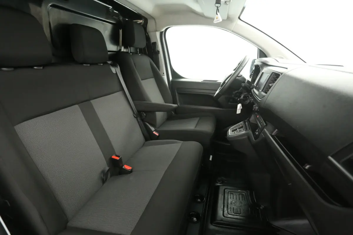 Electric 75 kWh L2H1 Range | Snelladen | SOH 98% | Airco | Cruise | 3 Zits | Carplay | Parkeersens.