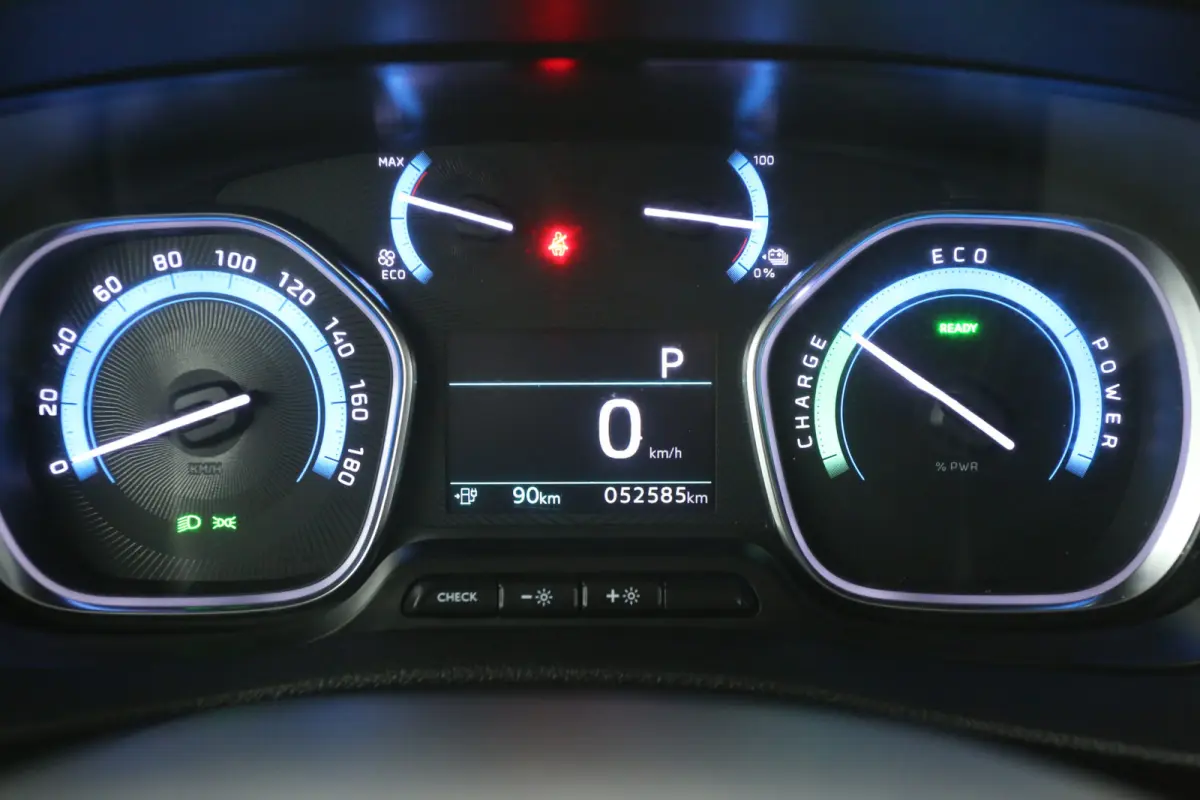 Electric 75 kWh L2H1 Range | Snelladen | SOH 98% | Airco | Cruise | 3 Zits | Carplay | Parkeersens.