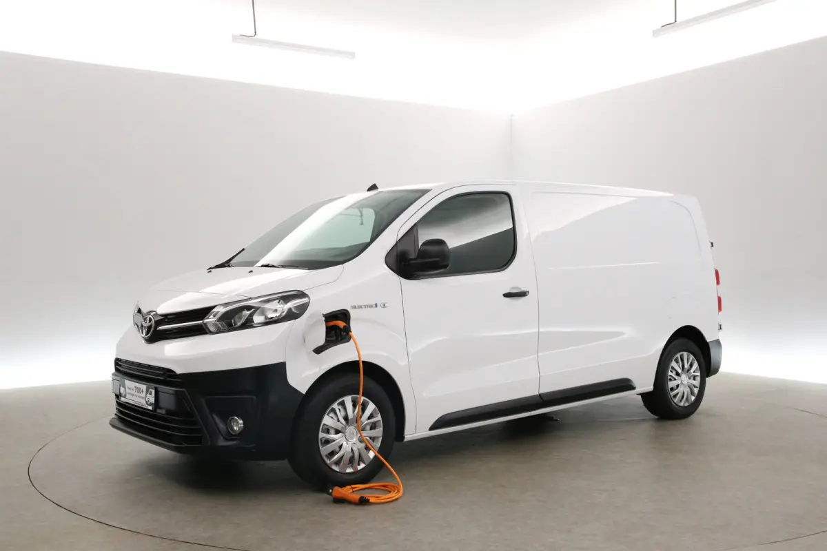 Electric 75 kWh L2H1 Range | Snelladen | SOH 98% | Airco | Cruise | 3 Zits | Carplay | Parkeersens.