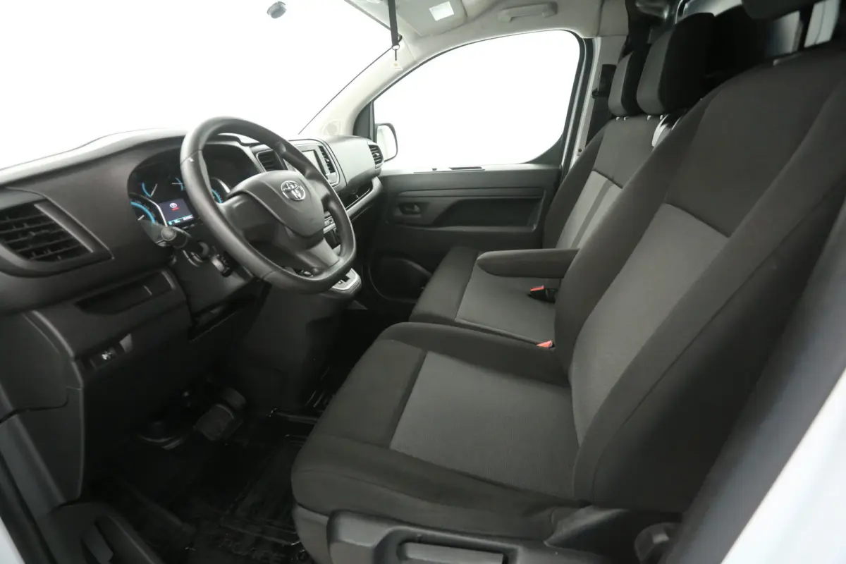 Electric 75 kWh L2H1 Range | Snelladen | SOH 98% | Airco | Cruise | 3 Zits | Carplay | Parkeersens.