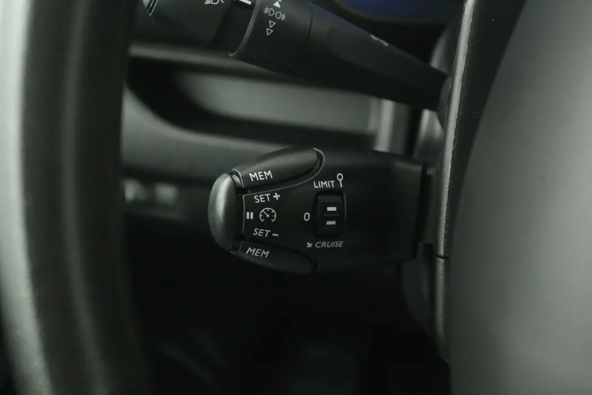 Electric 75 kWh L2H1 Range | Snelladen | SOH 98% | Airco | Cruise | 3 Zits | Carplay | Parkeersens.