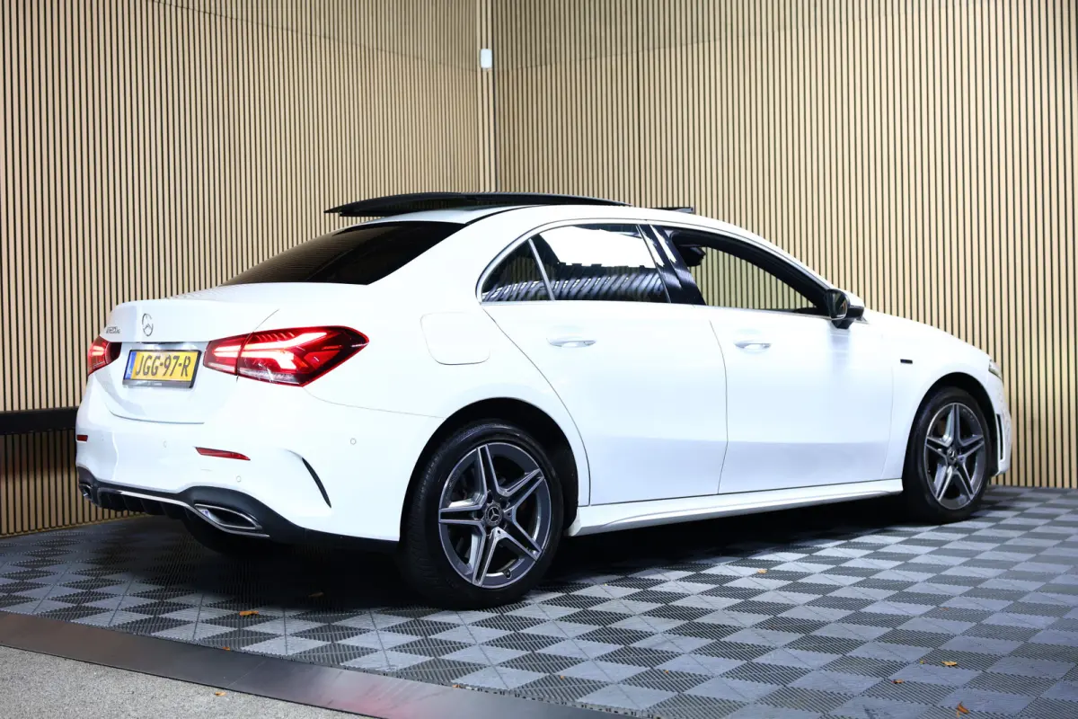 250e AMG AMBIENTE PANODAK NAVI AUTOM CRUISE PDC CAM SFEER '20