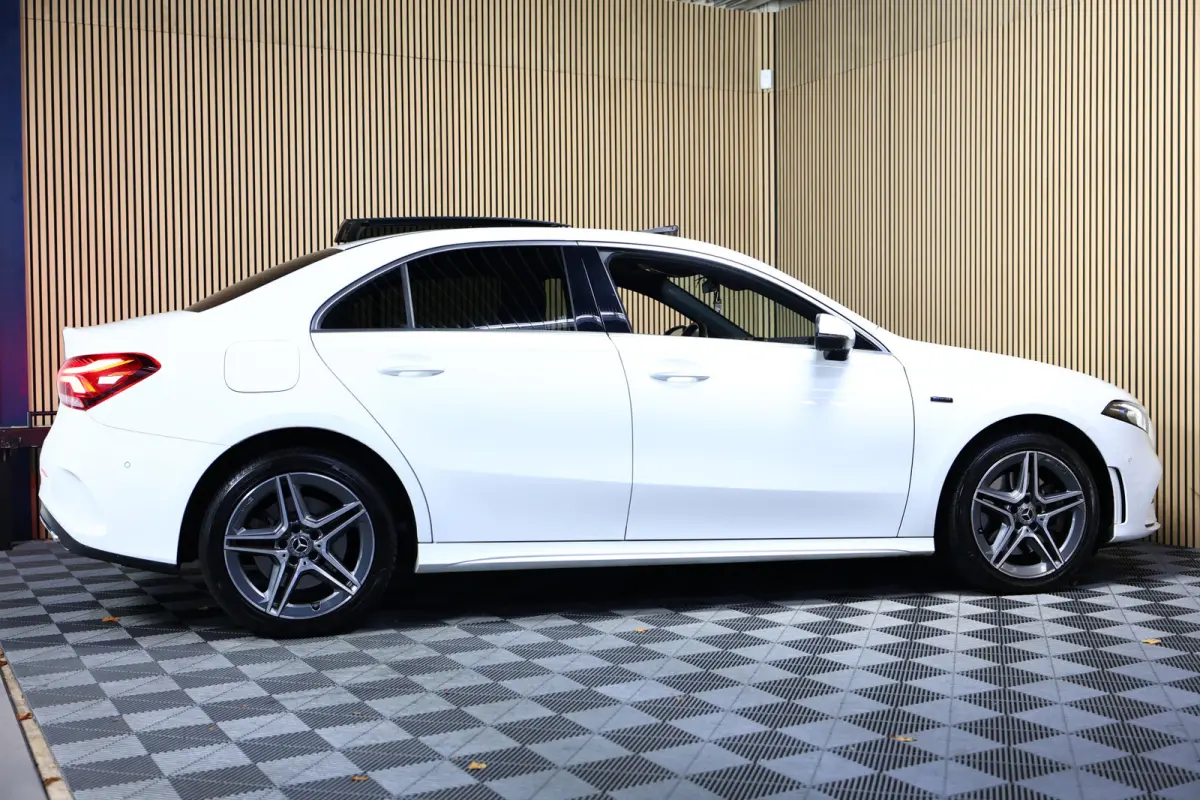 250e AMG AMBIENTE PANODAK NAVI AUTOM CRUISE PDC CAM SFEER '20