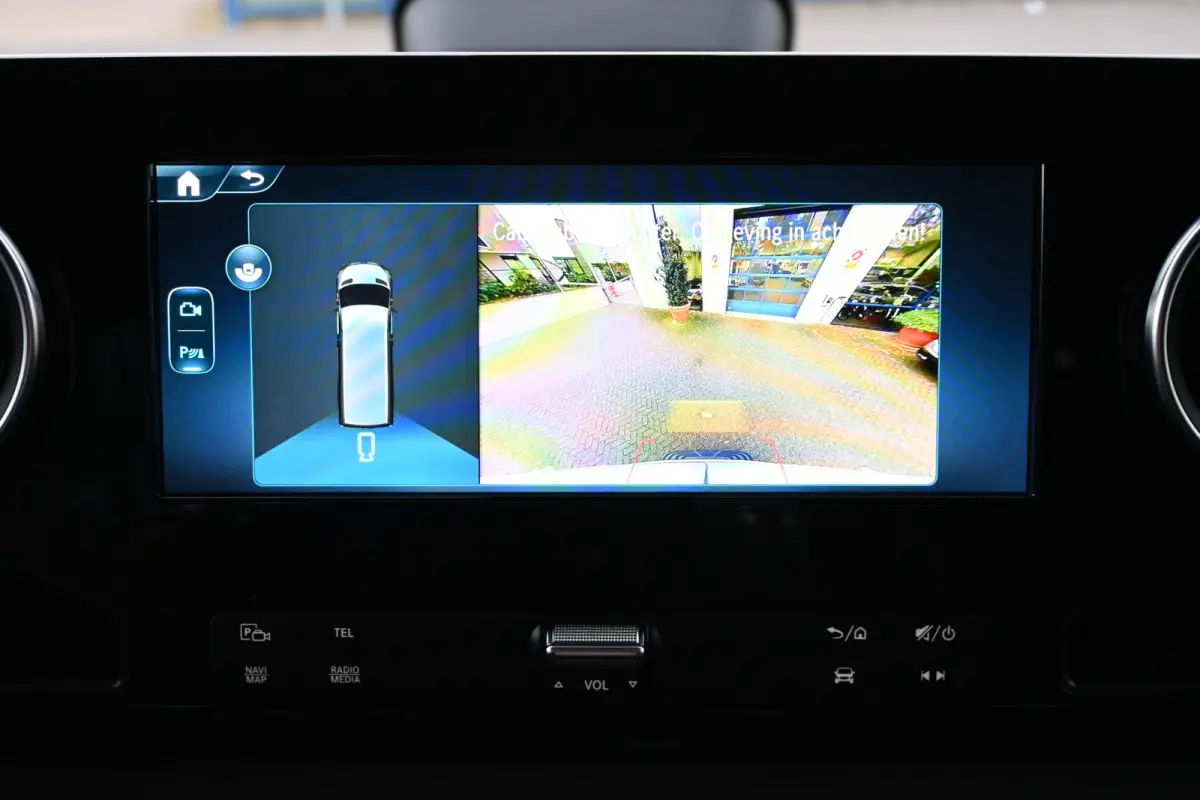 317 CDI L2H2 Pro LED, Geveerde stoel, Navigatie met camera
