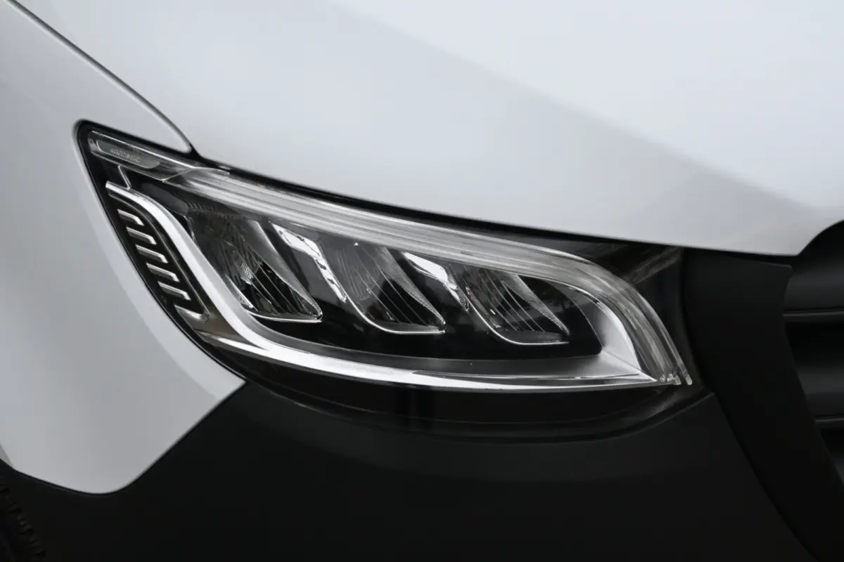 317 CDI L2H2 Pro LED, Geveerde stoel, Navigatie met camera
