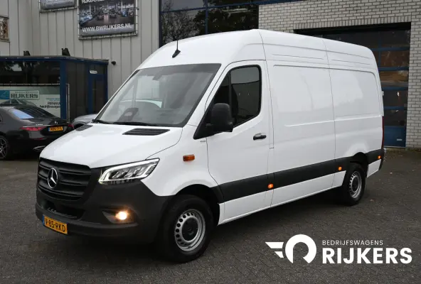 317 CDI L2H2 Pro LED, Geveerde stoel, Navigatie met camera