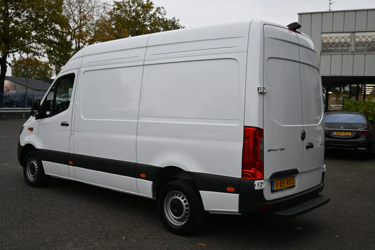 317 CDI L2H2 Pro LED, Geveerde stoel, Navigatie met camera
