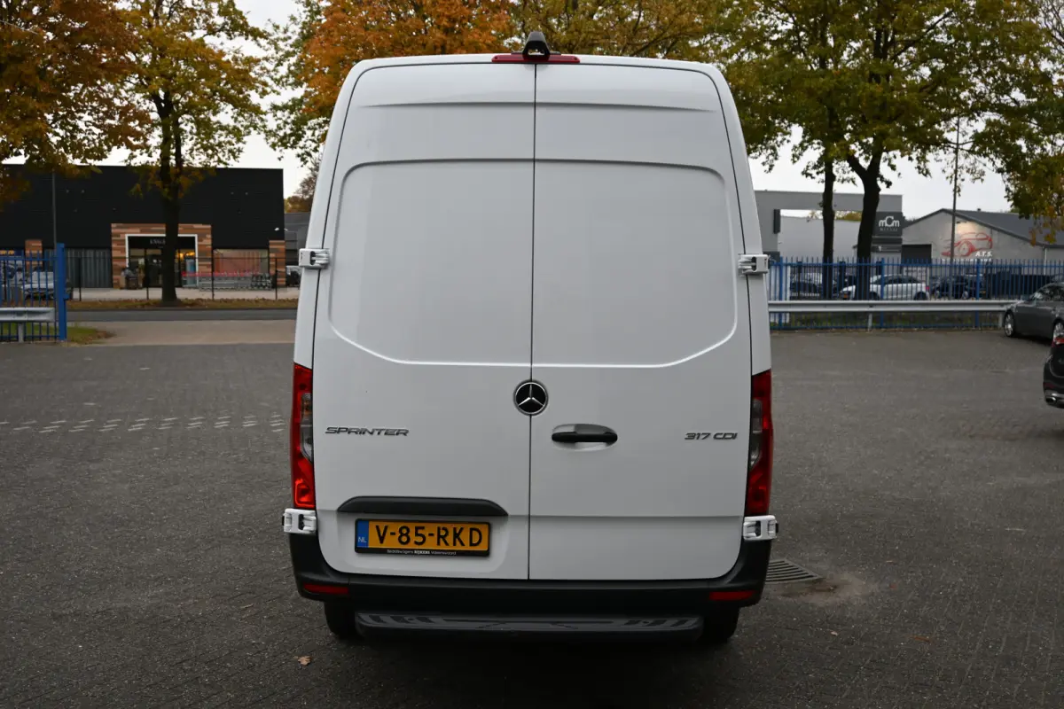 317 CDI L2H2 Pro LED, Geveerde stoel, Navigatie met camera