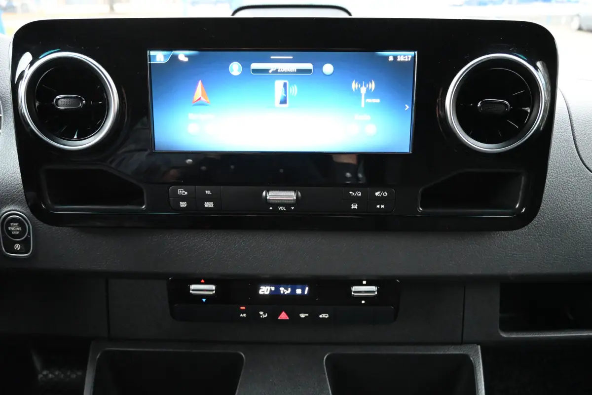 317 CDI L2H2 Pro LED, Geveerde stoel, Navigatie met camera