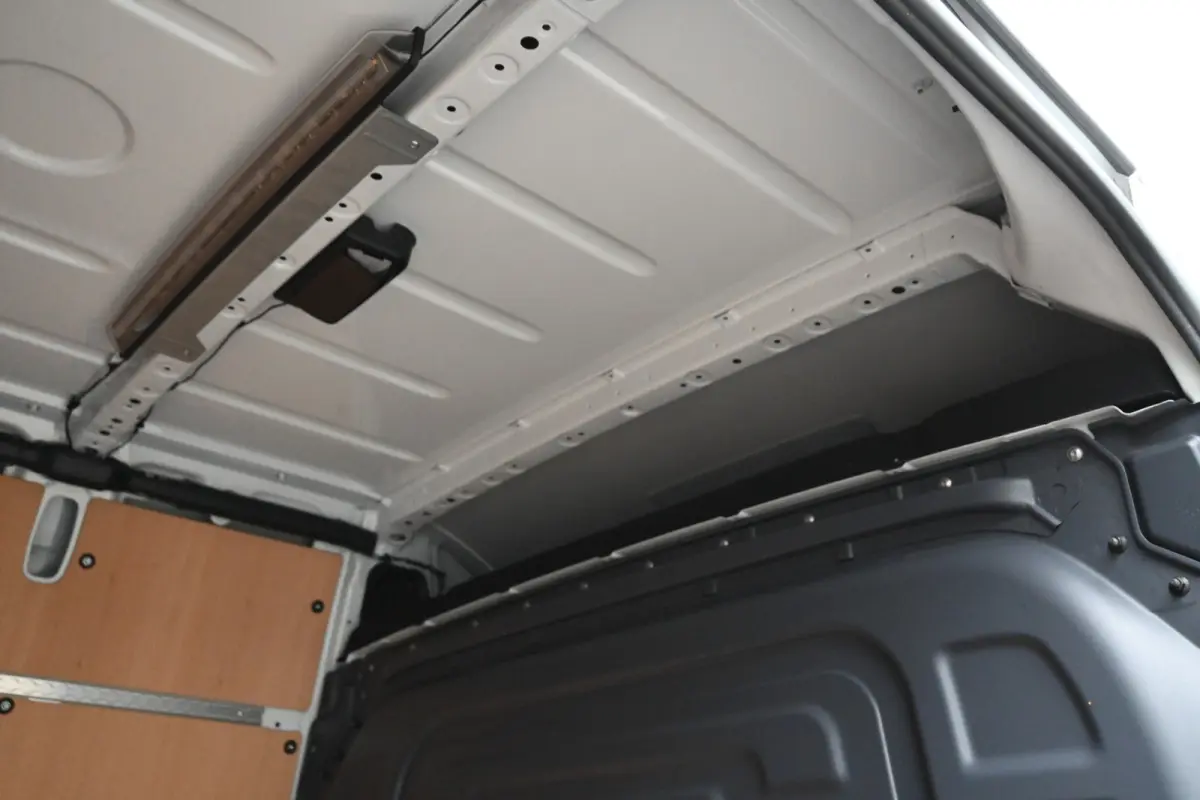 317 CDI L2H2 Pro LED, Geveerde stoel, Navigatie met camera