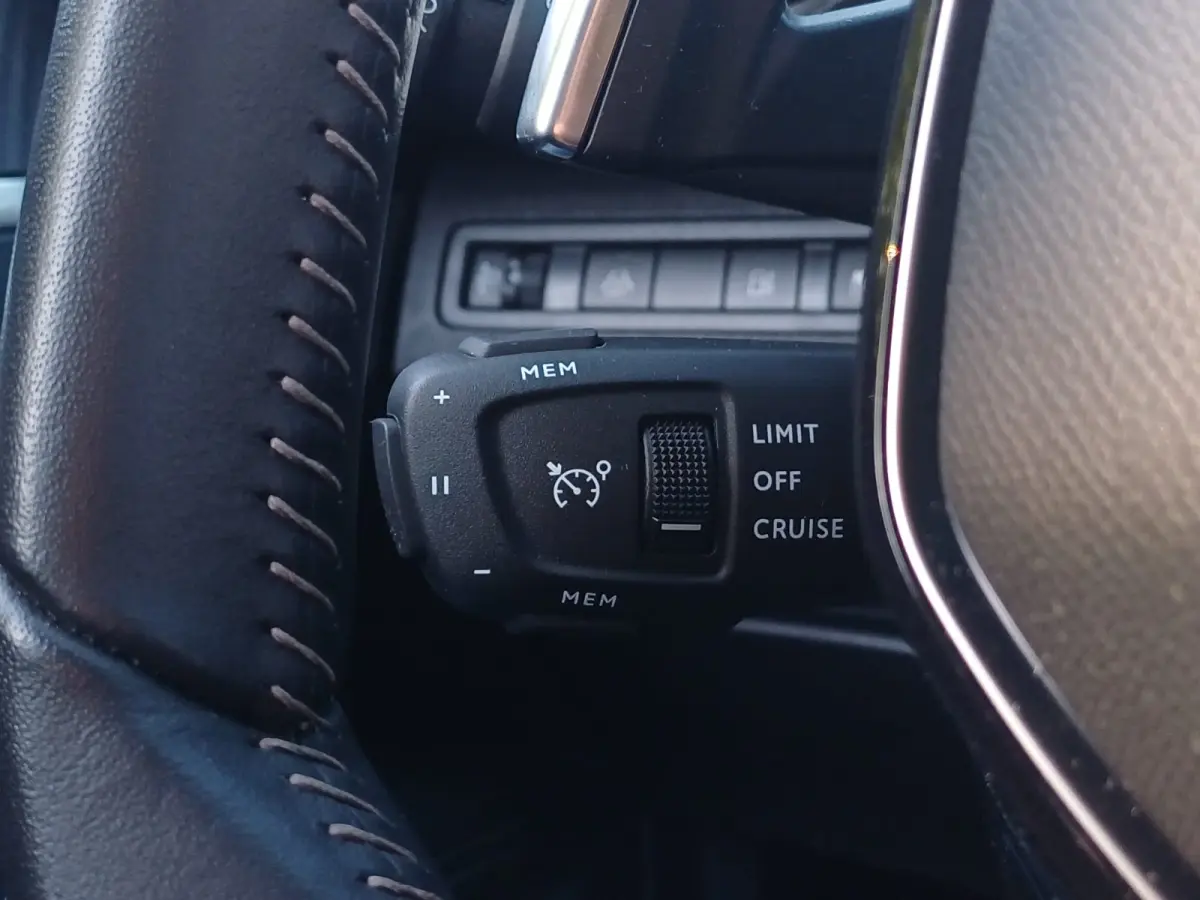 1.6 HYbrid 225 Allure Pack Business Camera | 17" Lichtmetaal | Parkeersensoren Achter | Climate | Cruise | LED | Achteruitrijcamera | Apple Carplay/Android Auto|telefoonintegratie premium | 