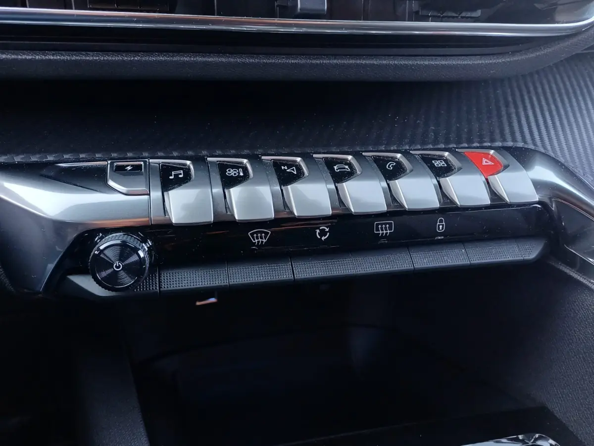 1.6 HYbrid 225 Allure Pack Business Camera | 17" Lichtmetaal | Parkeersensoren Achter | Climate | Cruise | LED | Achteruitrijcamera | Apple Carplay/Android Auto|telefoonintegratie premium | 