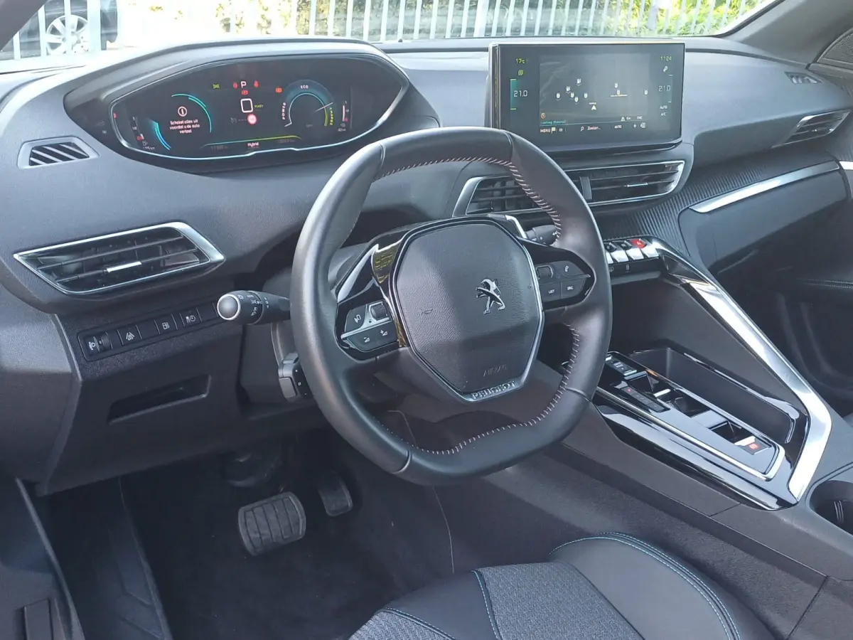 1.6 HYbrid 225 Allure Pack Business Camera | 17" Lichtmetaal | Parkeersensoren Achter | Climate | Cruise | LED | Achteruitrijcamera | Apple Carplay/Android Auto|telefoonintegratie premium | 