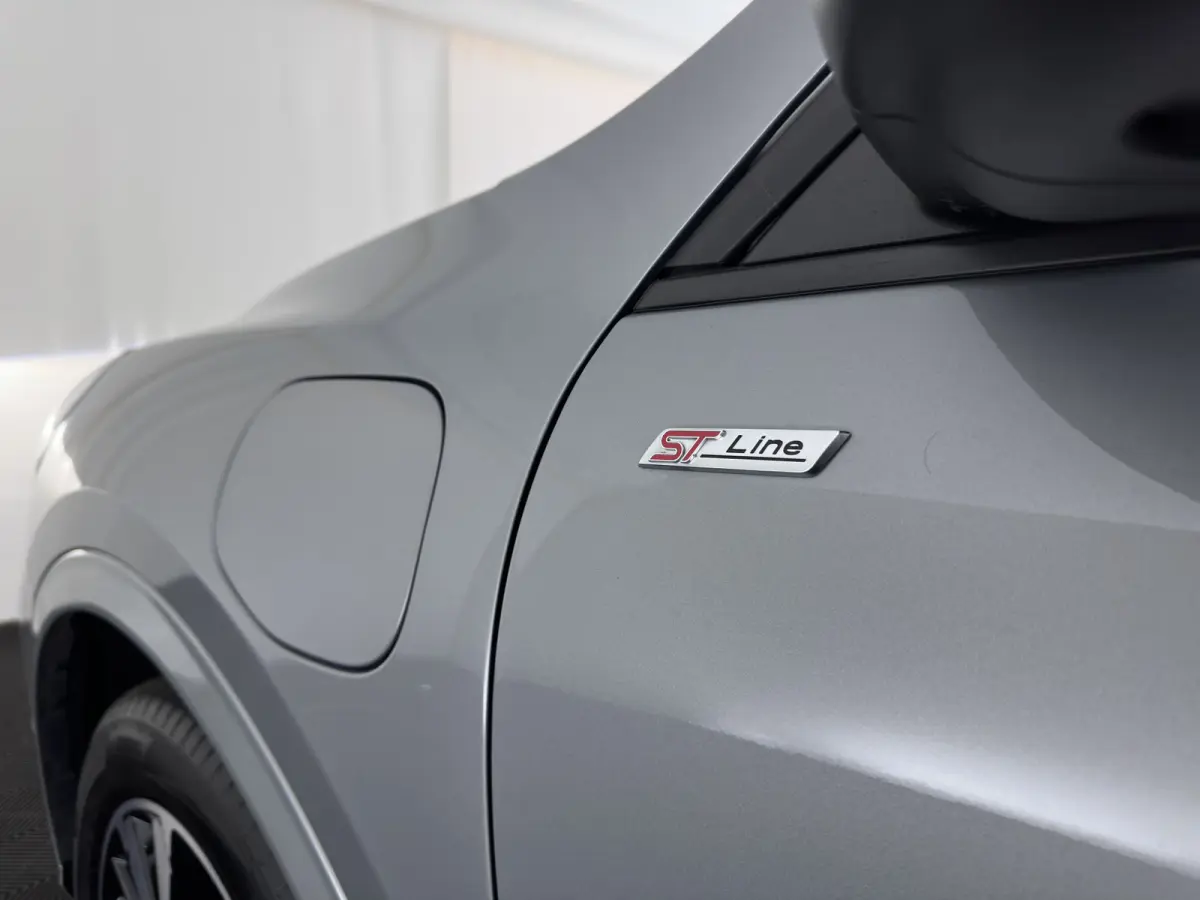 2.5 PHEV ST-Line (Plug-in) (INCL.BTW) Aut. *HEAD-UP | FULL-LED | DIGI-COCKPIT | KEYLESS | DAB | CAMERA | CARPLAY | NAVI-FULLMAP | SPORTSEATS | PRIVACY-GLASS | TOWBAR | 18"ALU*