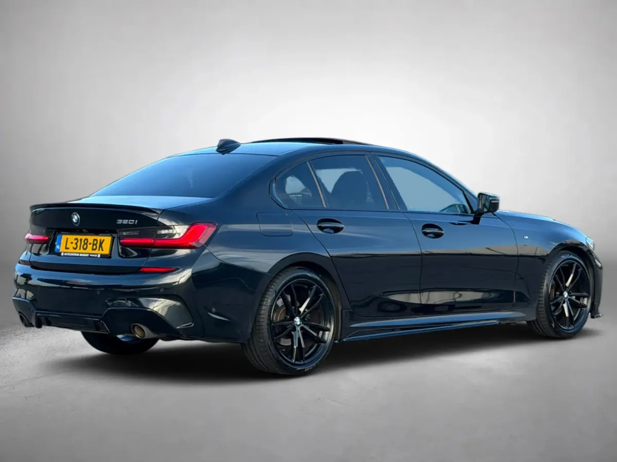 320i High Executive M-pakket Performance(Dealer OndH, Dakraam, Addapt Cruise, Camera, Carplay, StoelV, Navi Prof, Etc)