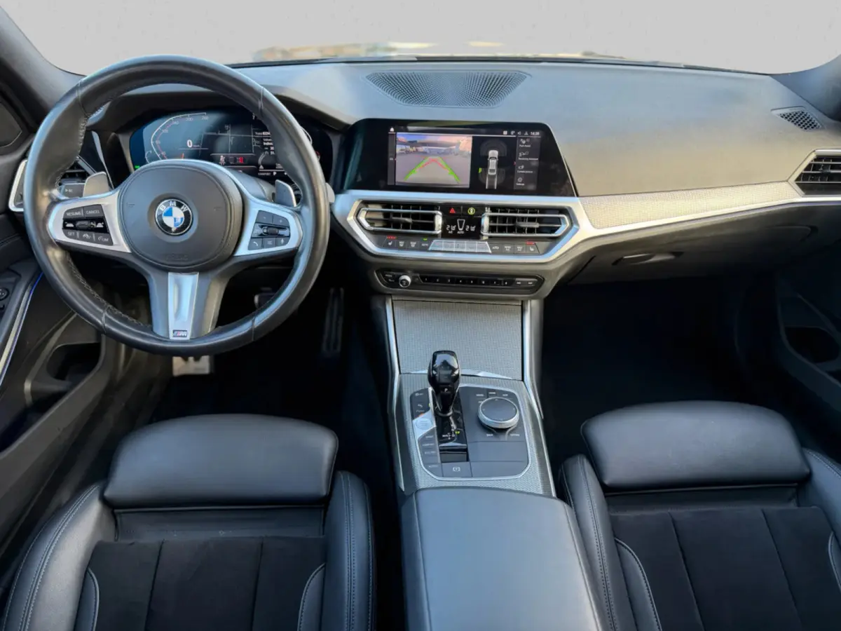 320i High Executive M-pakket Performance(Dealer OndH, Dakraam, Addapt Cruise, Camera, Carplay, StoelV, Navi Prof, Etc)