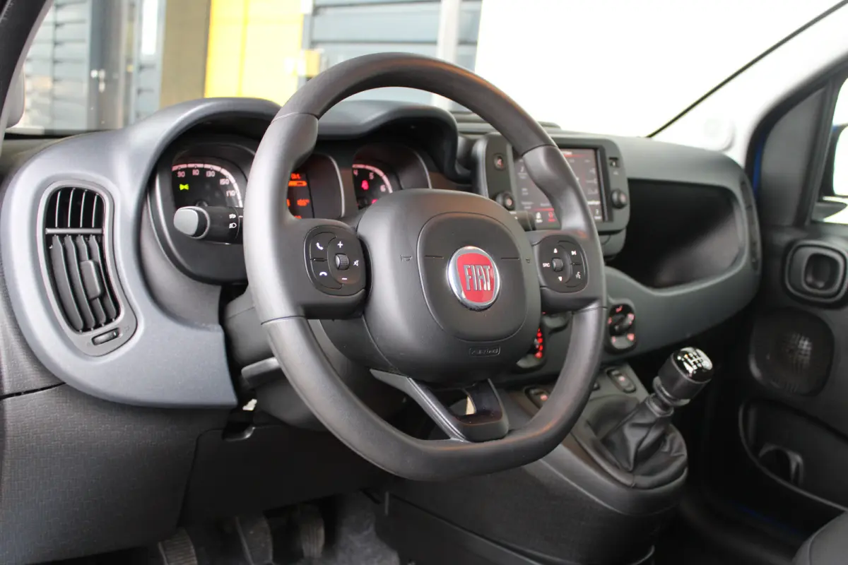 1.0 Hybrid Cross | DAB+ | Bluetooth | Elektrische ramen voor | All-Seasons | Parkeersensoren achter |