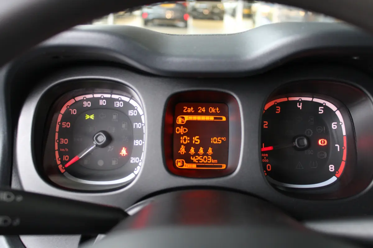 1.0 Hybrid Cross | DAB+ | Bluetooth | Elektrische ramen voor | All-Seasons | Parkeersensoren achter |