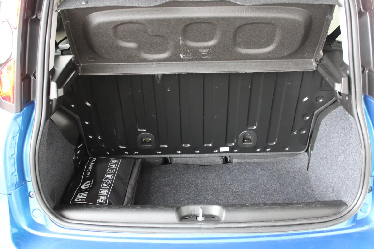1.0 Hybrid Cross | DAB+ | Bluetooth | Elektrische ramen voor | All-Seasons | Parkeersensoren achter |