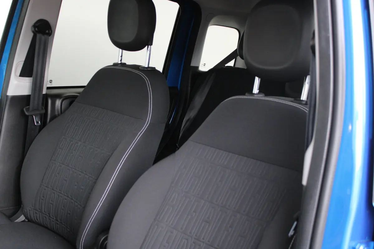 1.0 Hybrid Cross | DAB+ | Bluetooth | Elektrische ramen voor | All-Seasons | Parkeersensoren achter |