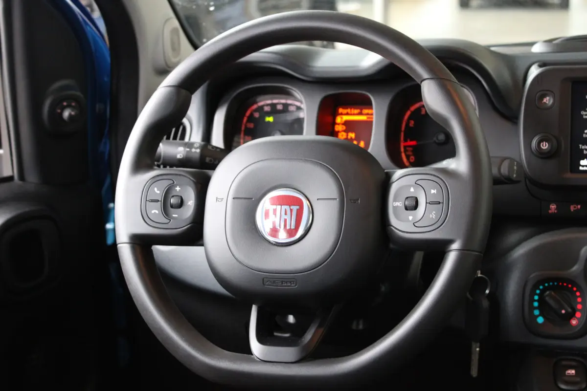 1.0 Hybrid Cross | DAB+ | Bluetooth | Elektrische ramen voor | All-Seasons | Parkeersensoren achter |