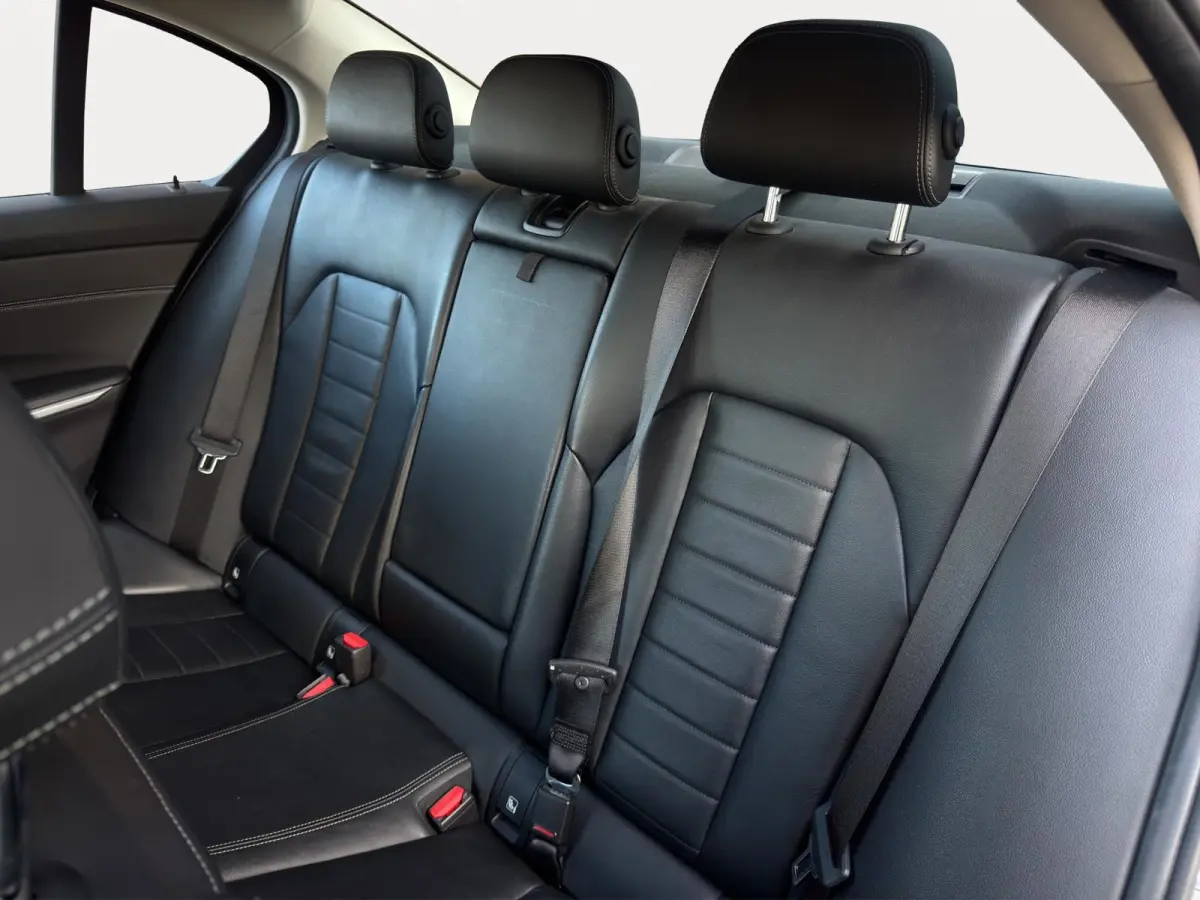 320i 184PK Exe. Edition Leer Virtual Cockpit