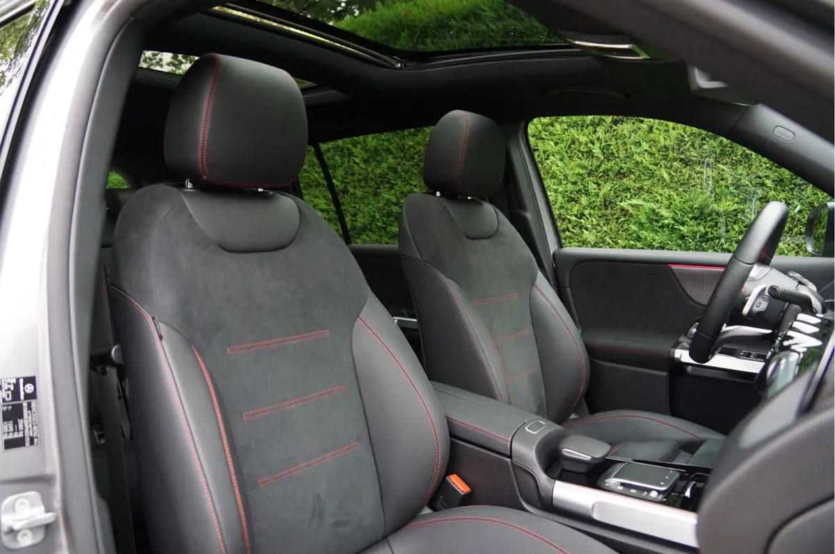 EQB 300 4M AMG Line Might 67 kWh | Panorama Dodehoek Sfeerverlichting