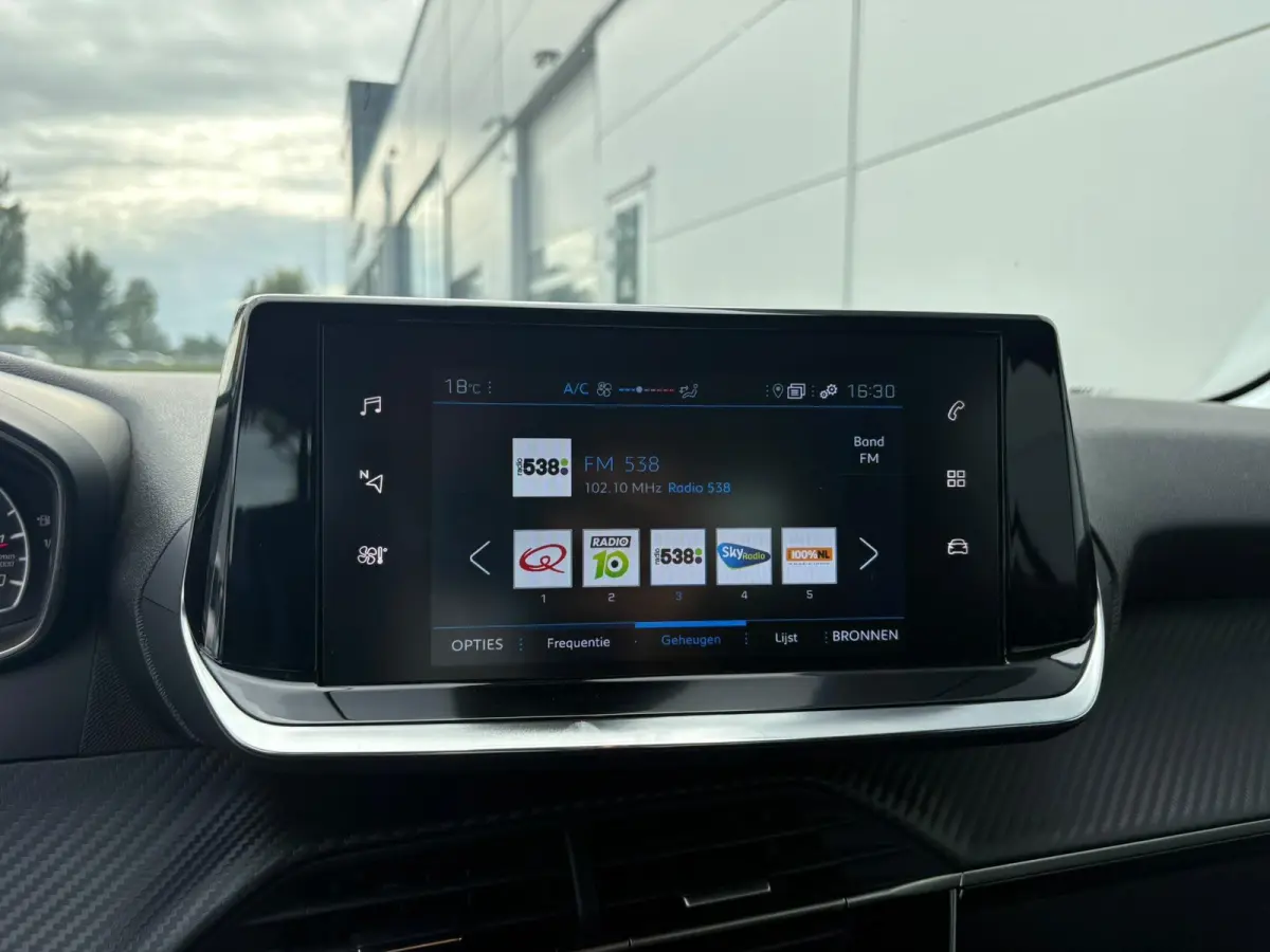1.2 PureTech Active Pack | Cruise Control | Navigatie | Parkeerhulp | Apple CarPlay/Android Auto