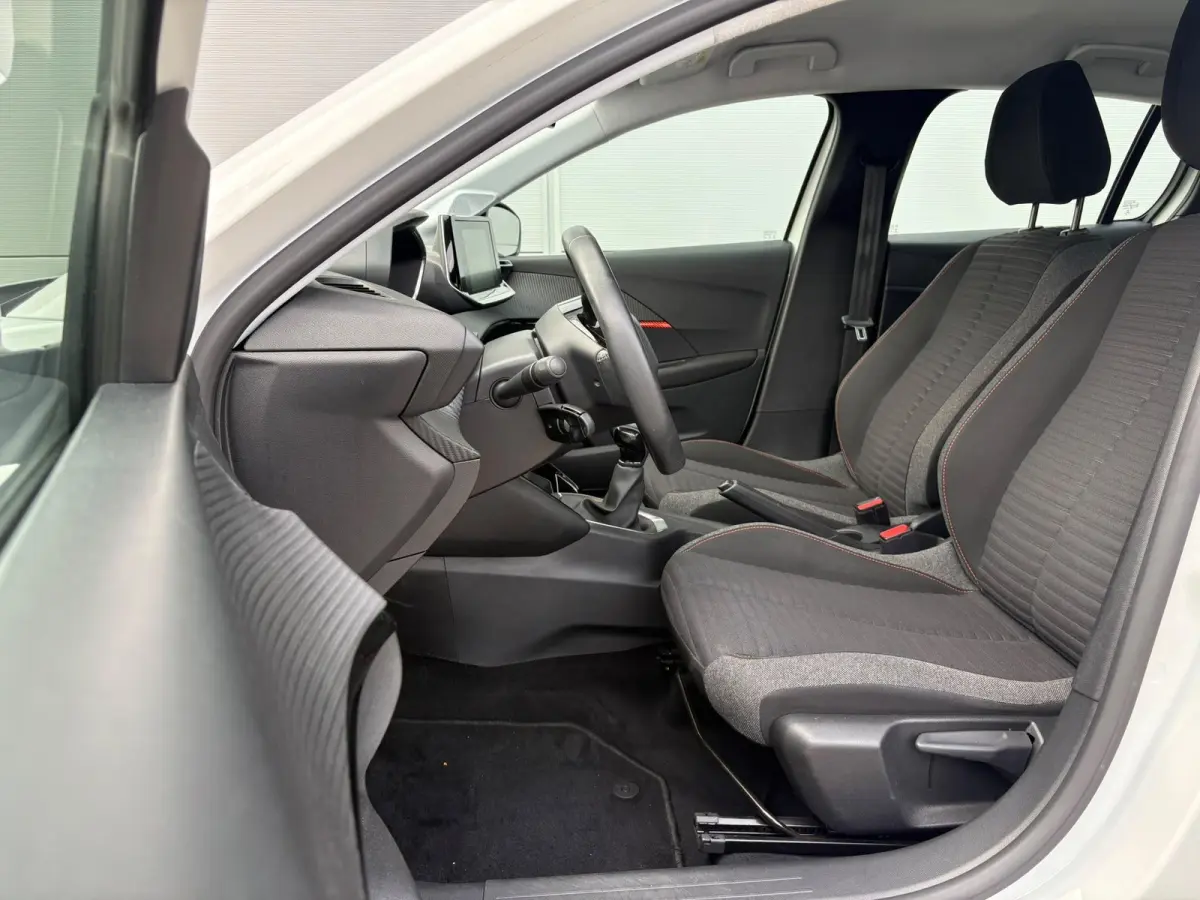 1.2 PureTech Active Pack | Cruise Control | Navigatie | Parkeerhulp | Apple CarPlay/Android Auto