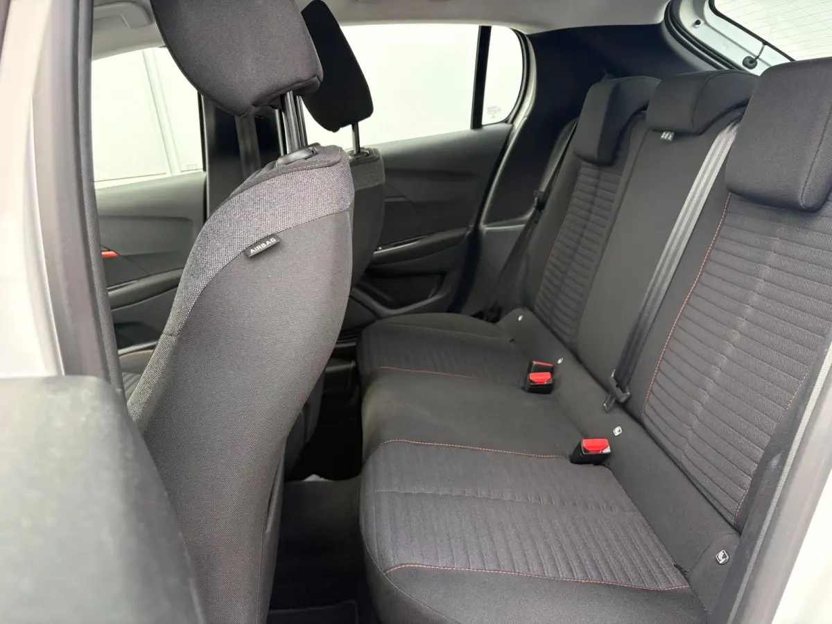 1.2 PureTech Active Pack | Cruise Control | Navigatie | Parkeerhulp | Apple CarPlay/Android Auto